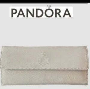 Pandora Elegant Cream Jewelry Organizer Travel Case.